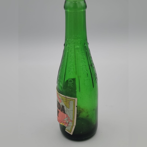 Vintage Embossed Canada Dry  bottle - Picture 4 of 5